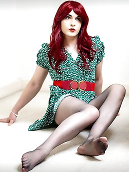 Brittney returns to Grooby Archives: 7 images