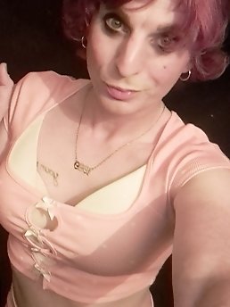 Alluring MILF Kellycd2022 in seductive pink bodysuit, amateur crossdresser