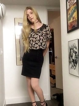 Crossdresser posing