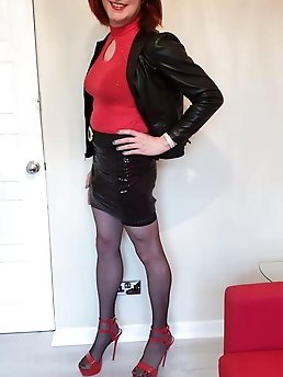 Extravagant t-girl cuties love a tasty cock